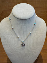 Load image into Gallery viewer, Gucci Double G Mother Of Pearl Necklace