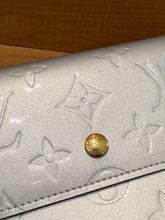 Load image into Gallery viewer, Louis Vuitton Vernis Wallet