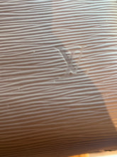 Load image into Gallery viewer, LOUIS VUITTON  Epi Speedy 25 Moka