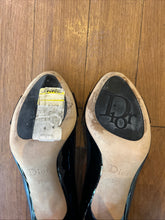 Load image into Gallery viewer, Christian Dior Patent Leather Pumps Size EU 37.5
