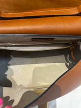 Load image into Gallery viewer, Chloe Medium Indy Bag