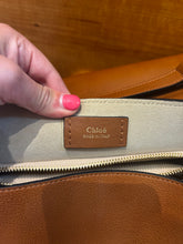 Load image into Gallery viewer, Chloe Medium Indy Bag