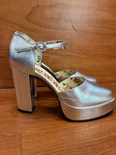 Load image into Gallery viewer, Gucci Leather D’Orsay Pumps Size 7