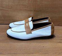 Load image into Gallery viewer, BOUGEOTTE 7.5 Linen Loafers