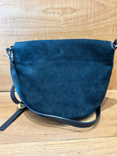 Load image into Gallery viewer, Vintage Bottega Veneta Crossbody Bag