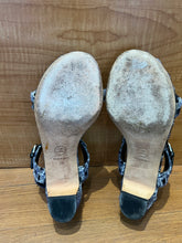 Load image into Gallery viewer, Chanel Heels Size EU 36