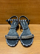 Load image into Gallery viewer, Chanel Heels Size EU 36