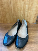 Load image into Gallery viewer, Chloé Scalloped Flats- Size 7
