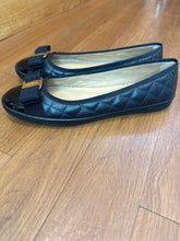 Load image into Gallery viewer, Ferragamo Varina Ballet Flat size 6.5 in black
