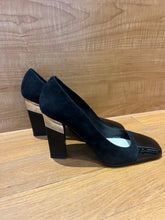 Load image into Gallery viewer, Prada Heels Size 6
