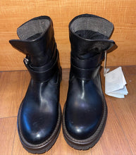 Load image into Gallery viewer, Brunello Cucinelli Boot Size 5.5
