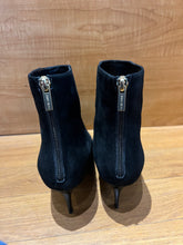 Load image into Gallery viewer, Jimmy Choo Booties Size 9
