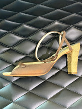 Load image into Gallery viewer, Chanel Heels -Size EU 38
