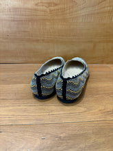 Load image into Gallery viewer, Chloe Scalloped Flats
