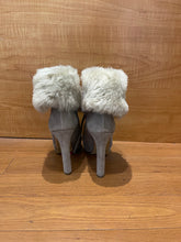 Load image into Gallery viewer, Gucci Suede Ankle Boots EU36
