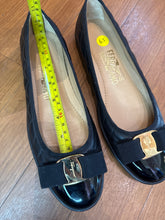 Load image into Gallery viewer, Ferragamo Varina Ballet Flat size 6.5 in black
