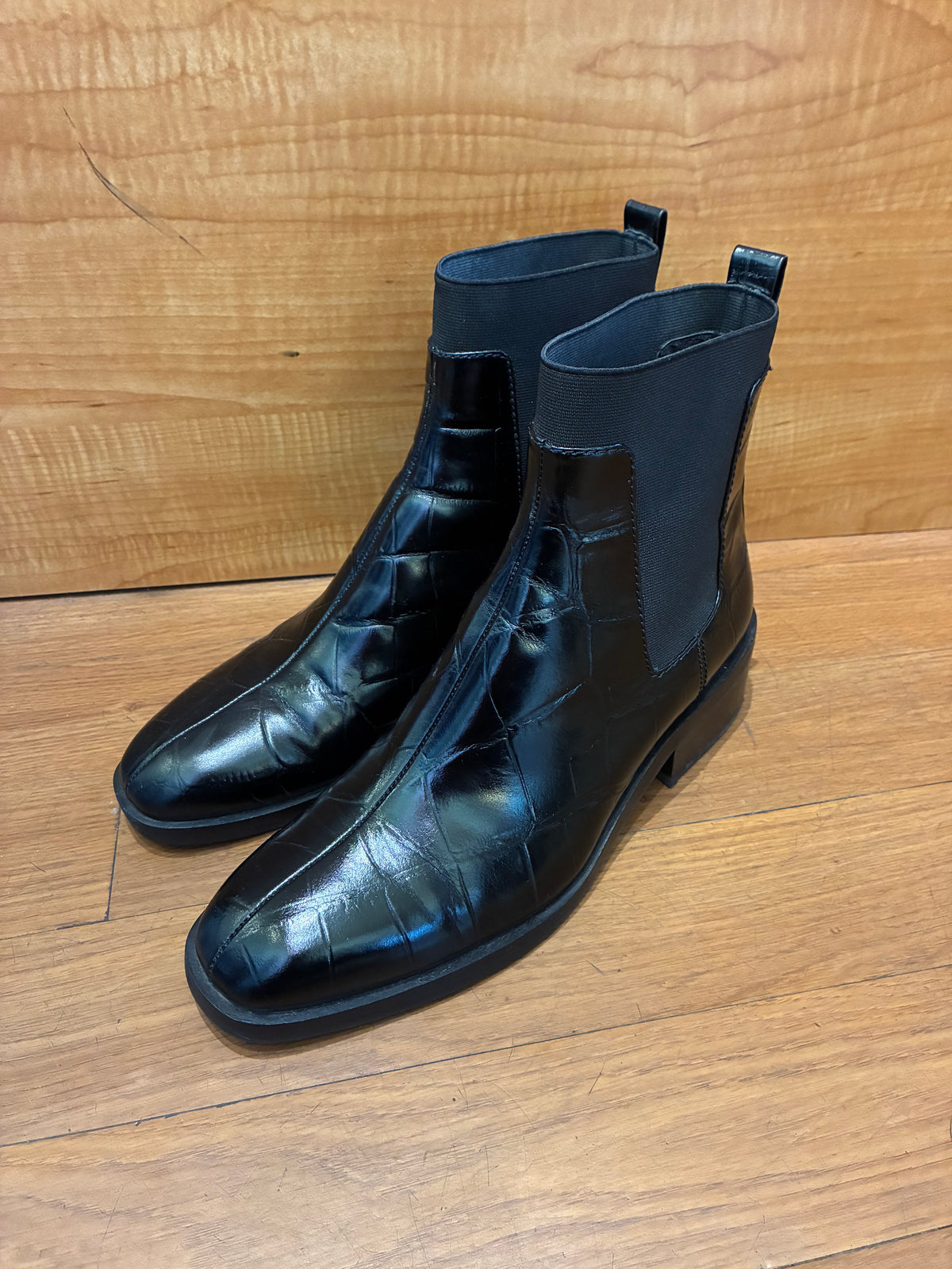 Alexa Chelsea Boot