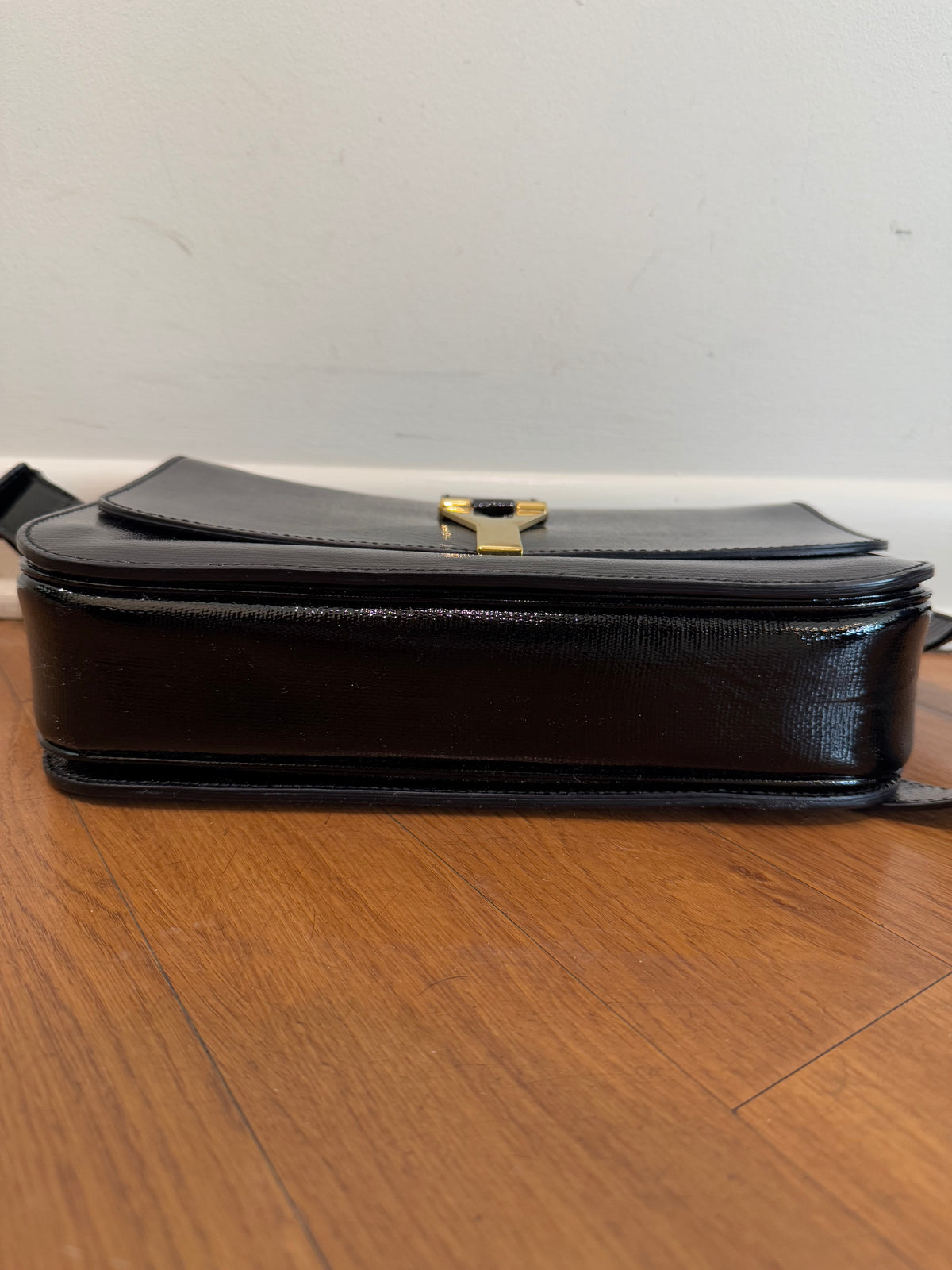 YSL SAINT LAURENT Textured Patent Large ChYc Flap Bag Black