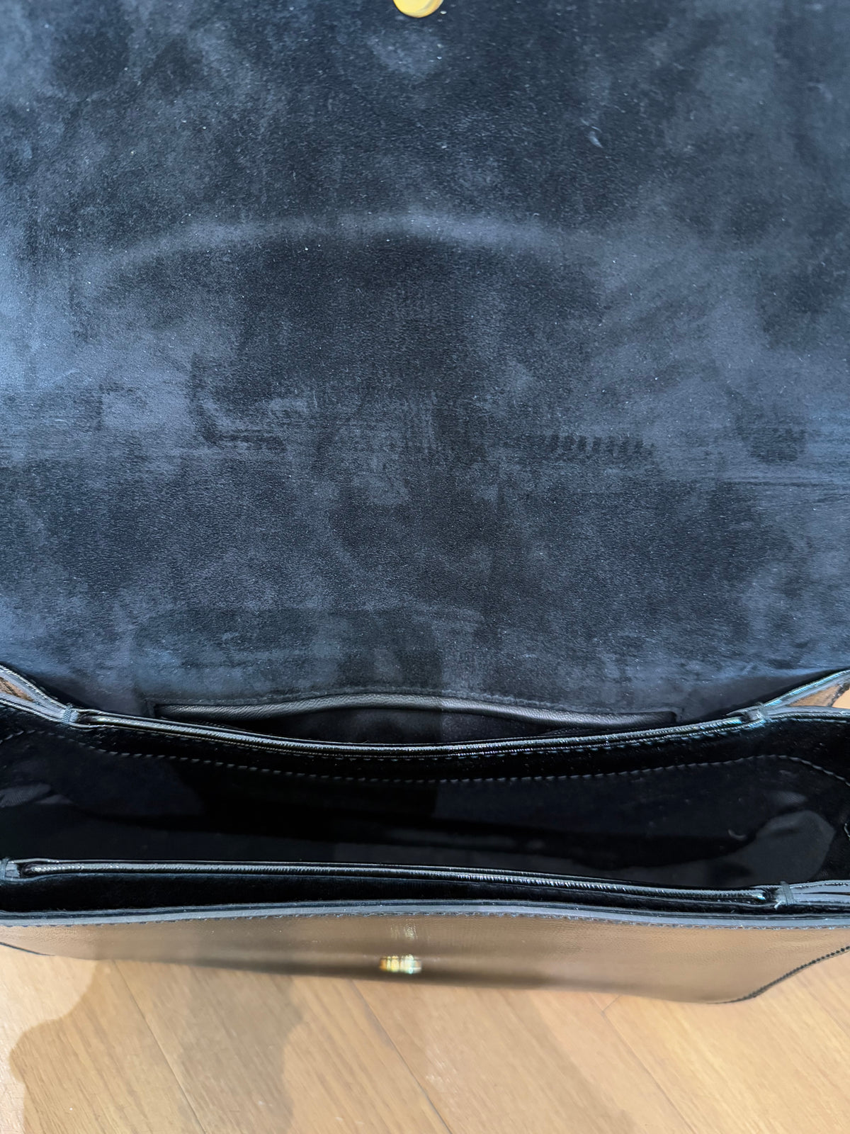 YSL SAINT LAURENT Textured Patent Large ChYc Flap Bag Black