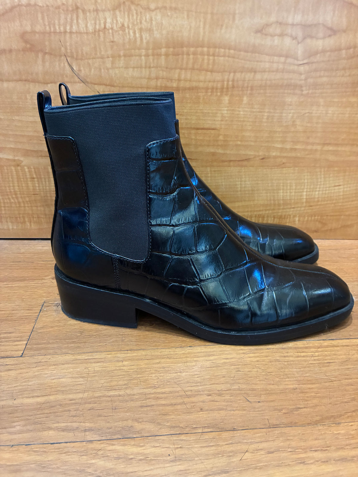 Alexa Chelsea Boot