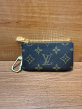 Load image into Gallery viewer, Louis Vuitton Key Pouch
