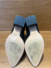 Load image into Gallery viewer, Alexandre Birman Booties Size 7
