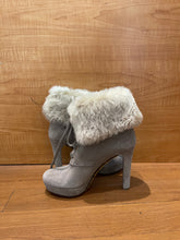 Load image into Gallery viewer, Gucci Suede Ankle Boots EU36
