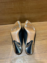 Load image into Gallery viewer, Celine Heels- Size 7
