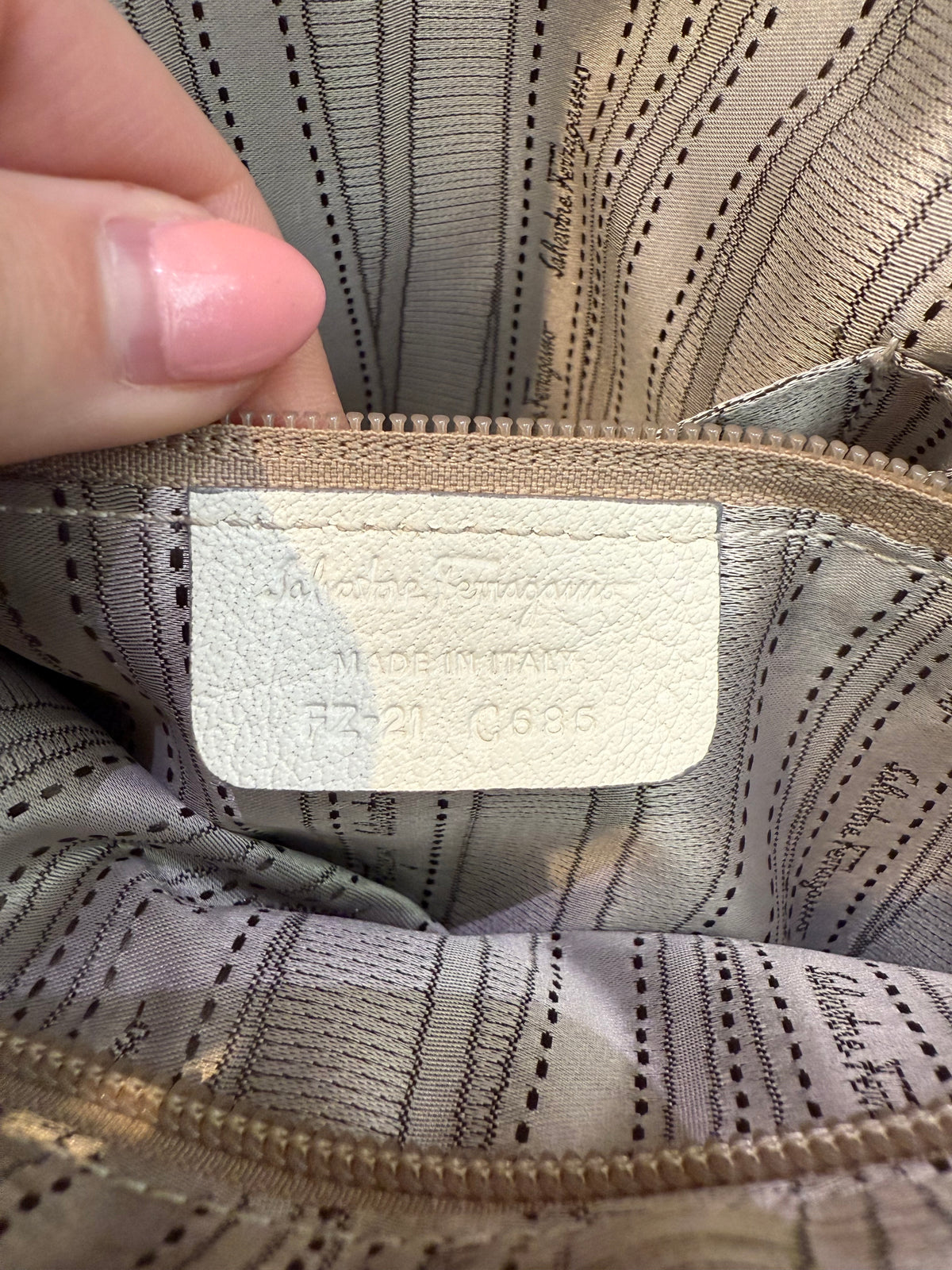 Ferragamo Fanya Tote White