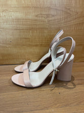 Load image into Gallery viewer, Tory Burch Ankle Wrap Pump Size US 9.5
