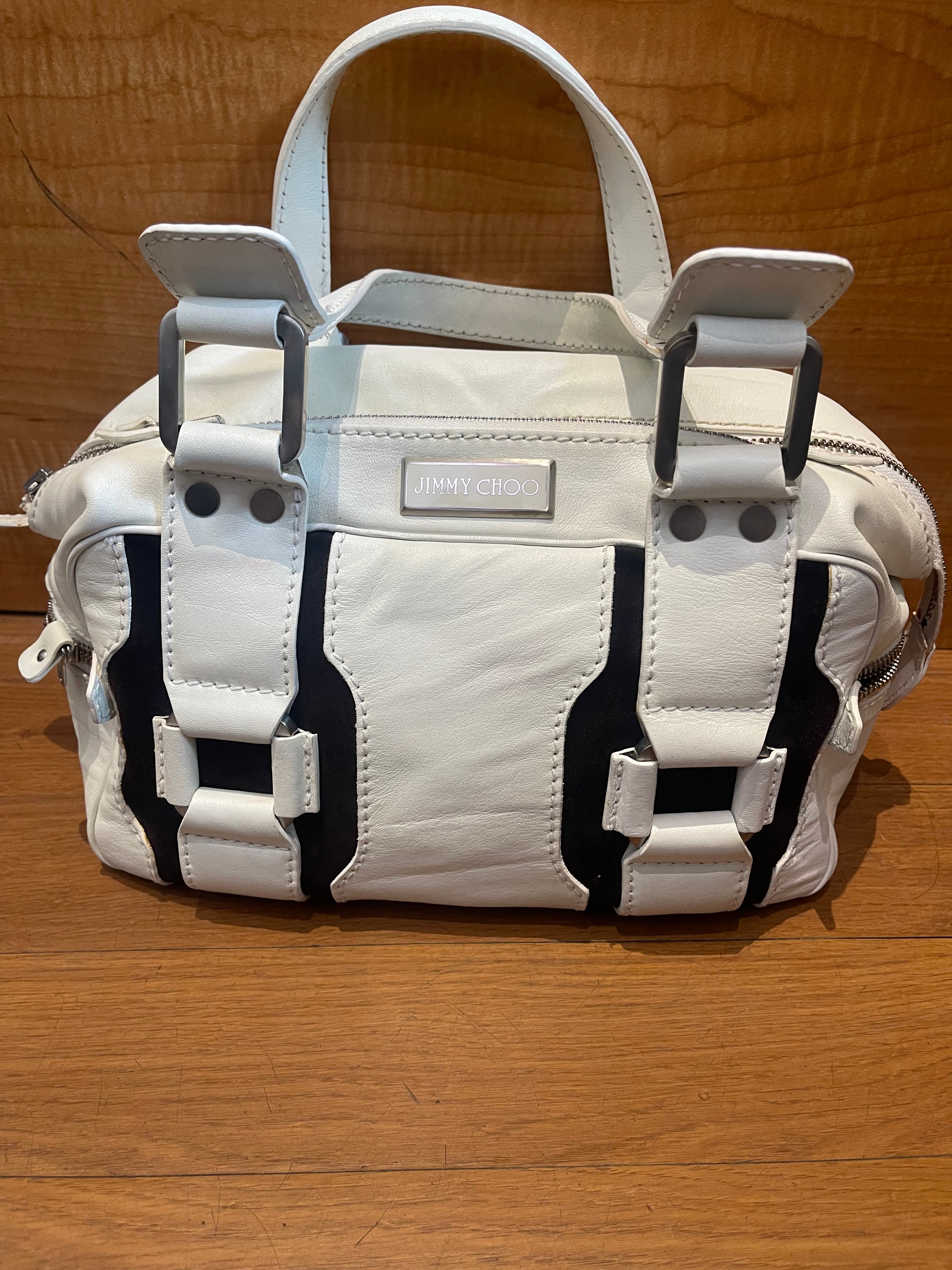 JIMMY CHOO EVANドラムバッグ ホワイト/ブラック 7D2463C8-2264-4465-8AFC-