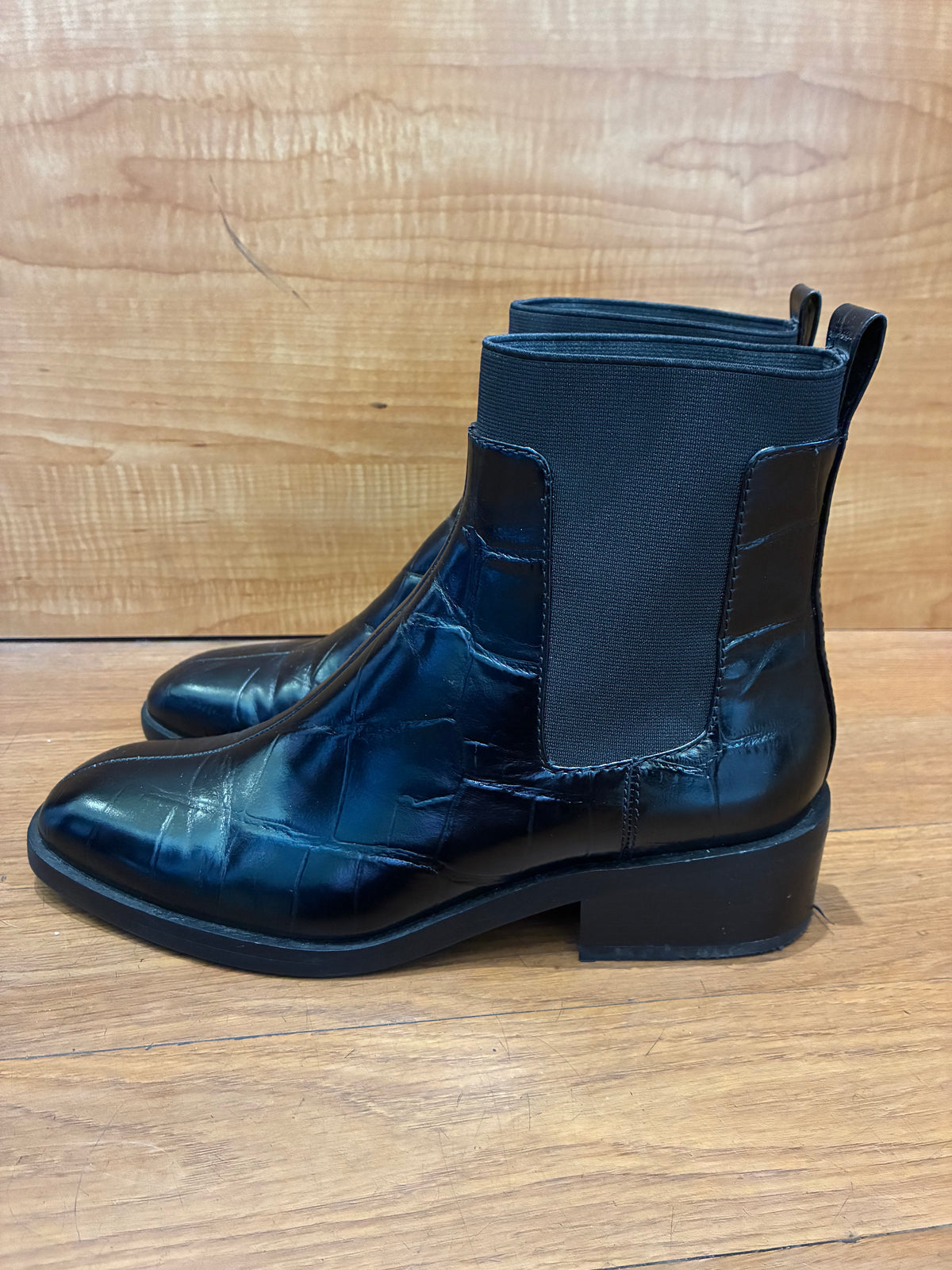 Alexa Chelsea Boot