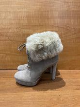 Load image into Gallery viewer, Gucci Suede Ankle Boots EU36
