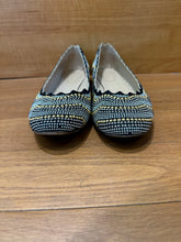 Load image into Gallery viewer, Chloe Scalloped Flats
