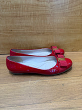 Load image into Gallery viewer, Ferragamo Flats
