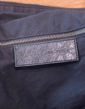 Load image into Gallery viewer, Balenciaga COURIER XL LEATHER CROSSBODY BAG
