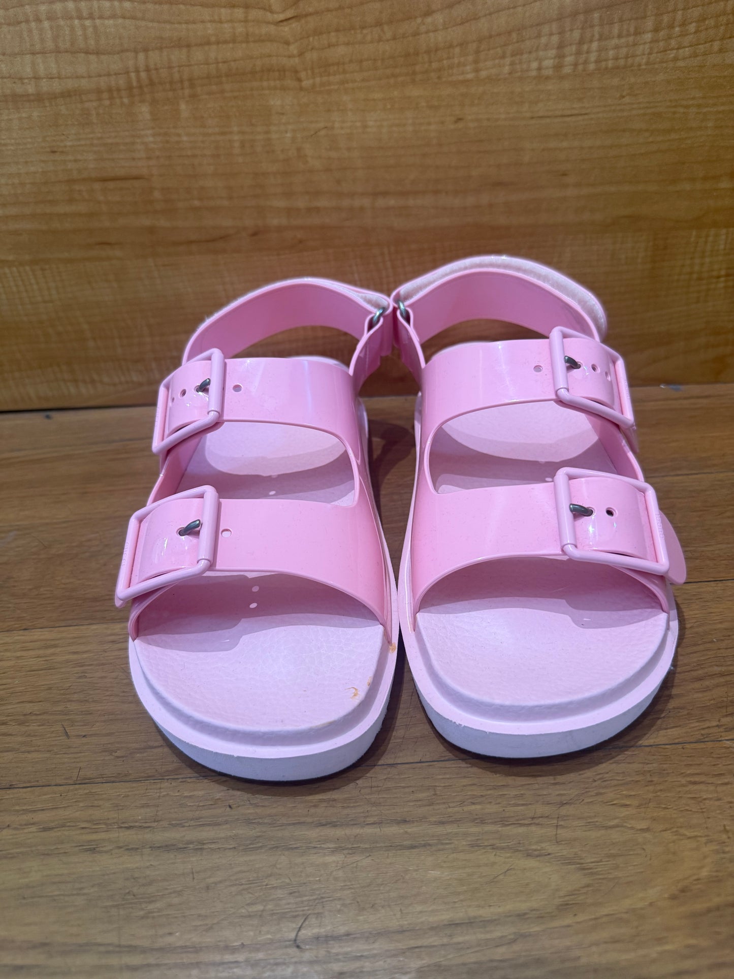 Gucci Isla Buckle Sandals