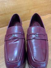 Load image into Gallery viewer, Larroude Platform Loafers size 9
