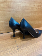 Load image into Gallery viewer, Stuart Weitzman Heels Size 8
