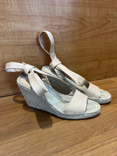 Load image into Gallery viewer, Loeffler Randall Espadrille- Size 9
