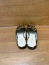 Load image into Gallery viewer, Stuart Weitzman Mule Size 5.5
