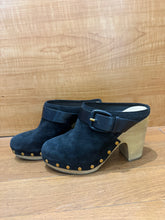 Load image into Gallery viewer, Veronica Beard Clogs size 6
