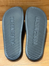 Load image into Gallery viewer, Balenciaga Slides Size 8
