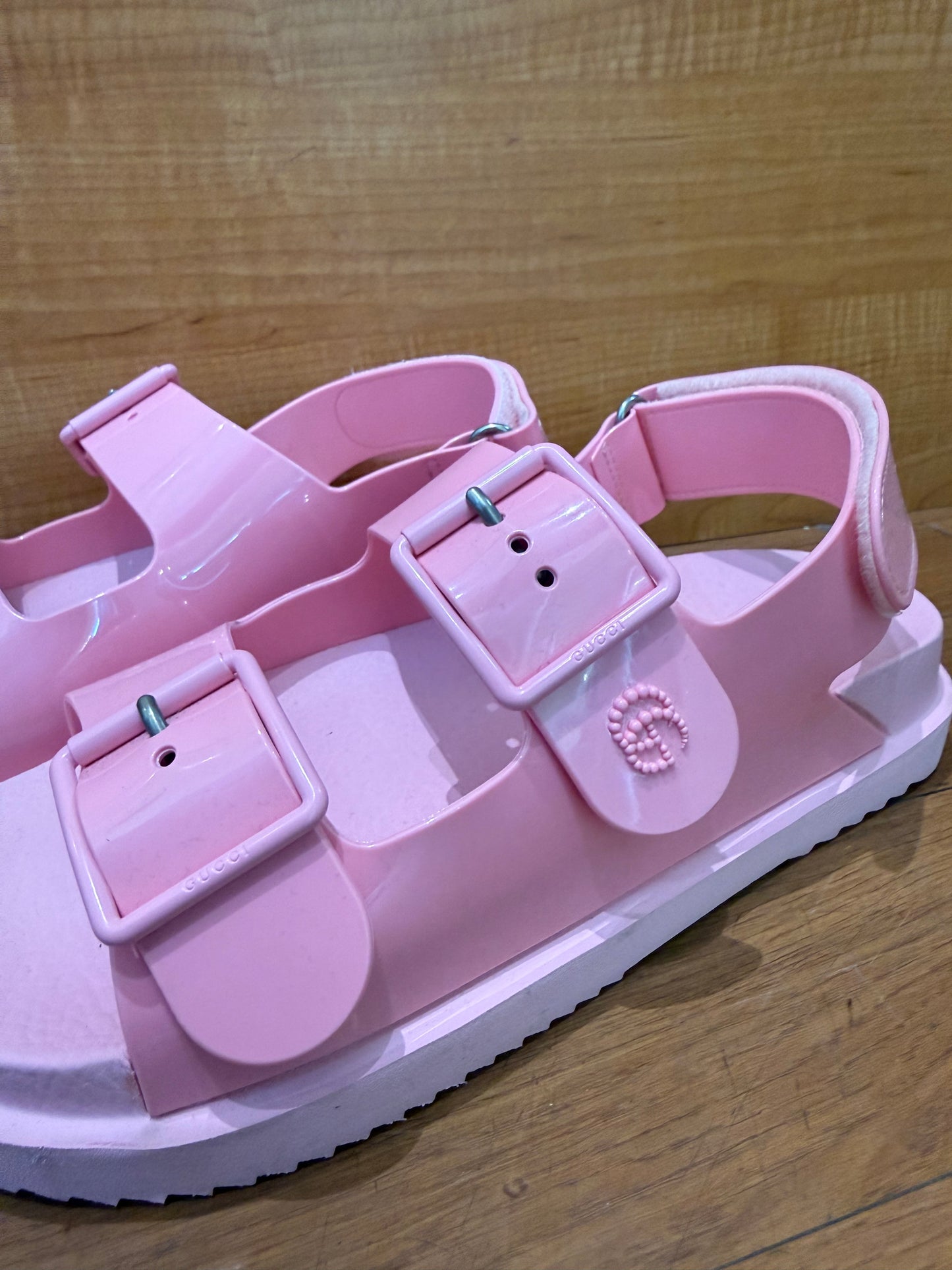 Gucci Isla Buckle Sandals