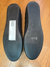 Load image into Gallery viewer, Ferragamo Varina Ballet Flat size 6.5 in black
