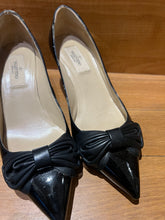 Load image into Gallery viewer, Valentino Heels 6.5
