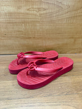Load image into Gallery viewer, Gucci GG Sandals
