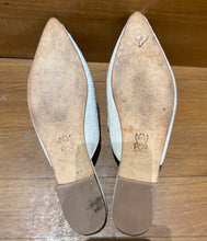 Load image into Gallery viewer, Huma Blanco Mules EU Size 39
