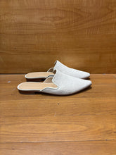 Load image into Gallery viewer, Huma Blanco Mules EU Size 39
