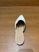 Load image into Gallery viewer, Huma Blanco Mules EU Size 39
